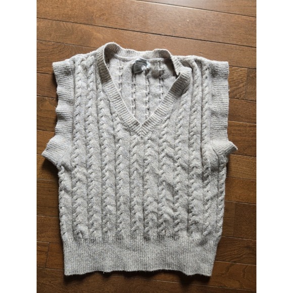 Cupcakes and Cashmere Sweaters - Cupcakes and Cashmere XS Womens V-Neck Boxy Cable Knit Sweater Vest Cream